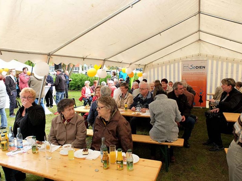 Neuwoba Mitgliederfest in der Einsteinstraße - Bild 10