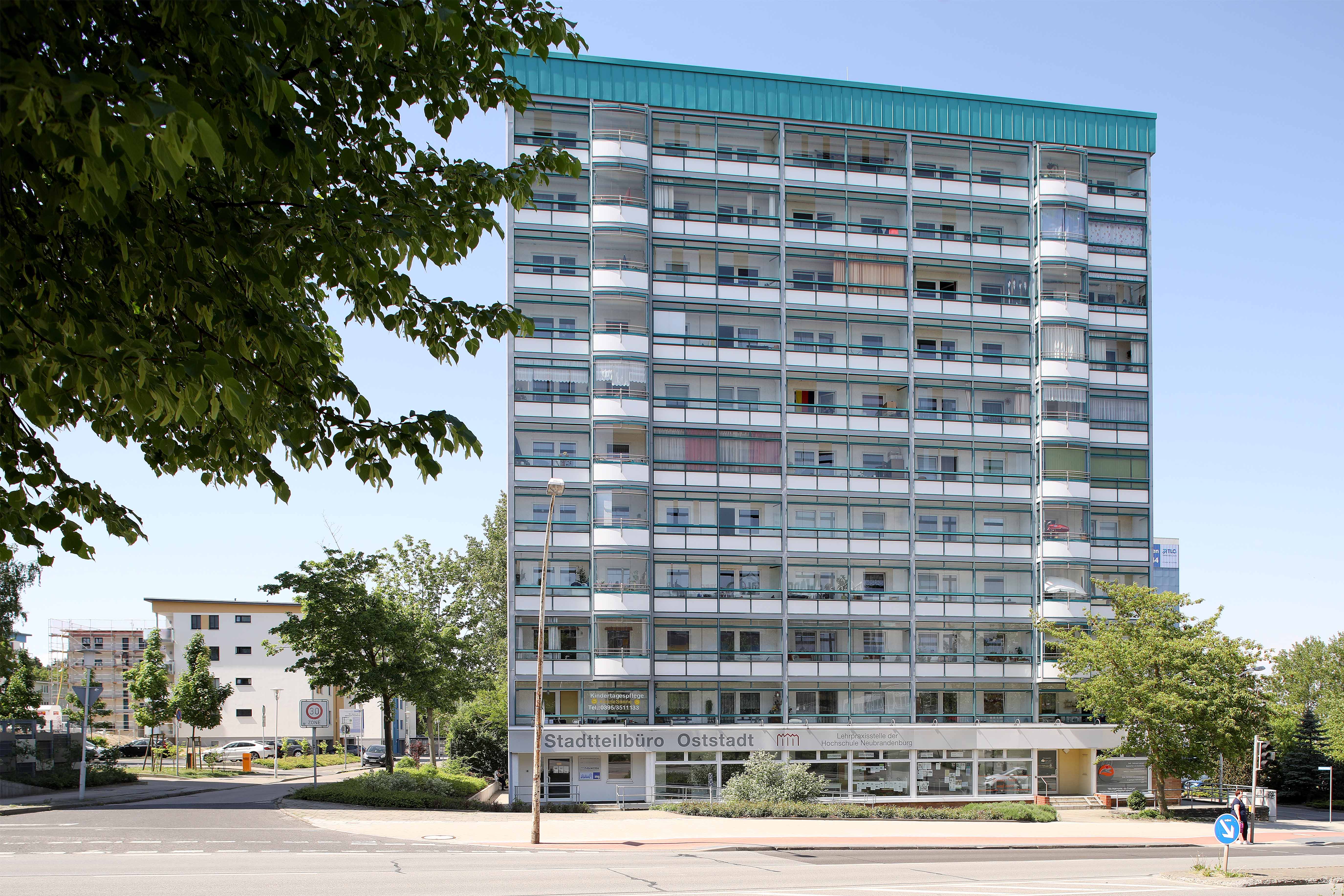 1 Raum Wohnung in Neubrandenburg, Juri-Gagarin-Ring
