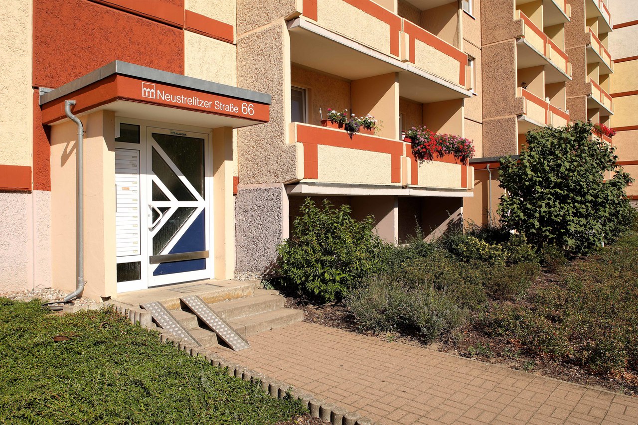 1 Raum Wohnung in Neubrandenburg, Neustrelitzer Str.